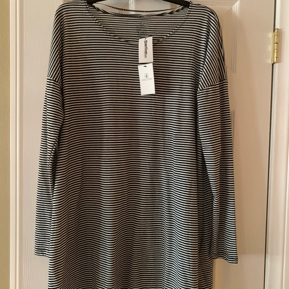 BRAND NEW Volcom B&W Striped Dress (Large)